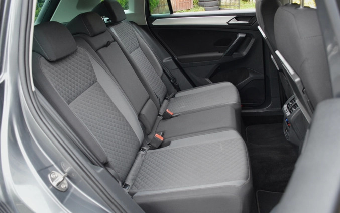 Volkswagen Tiguan cena 94700 przebieg: 196554, rok produkcji 2019 z Piechowice małe 781